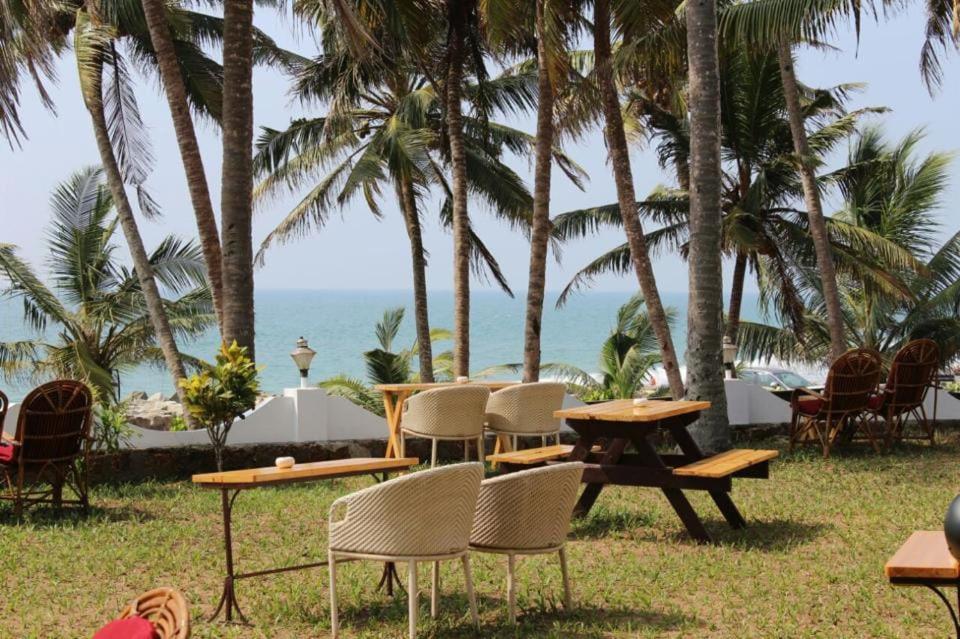 Vila Vibes Beach House Varkala Exteriér fotografie